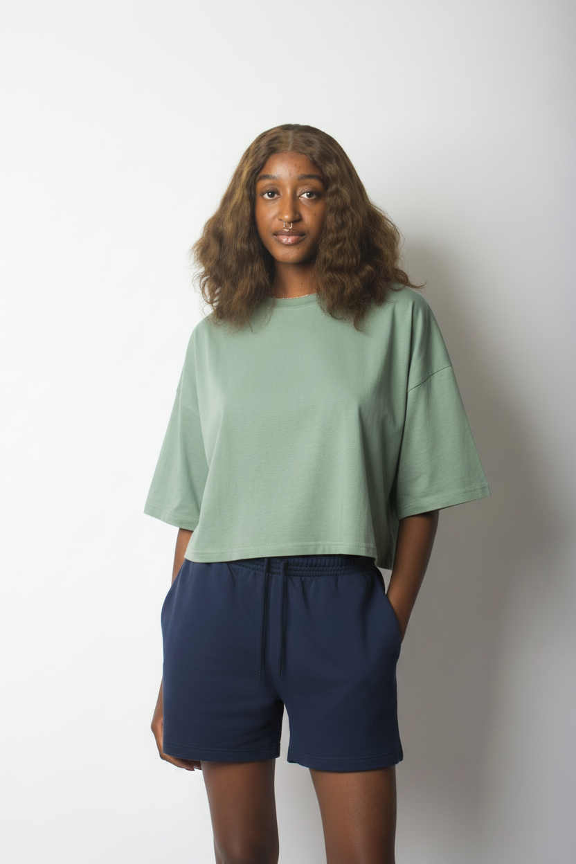 Cropped short-sleeve t-shirt and shorts